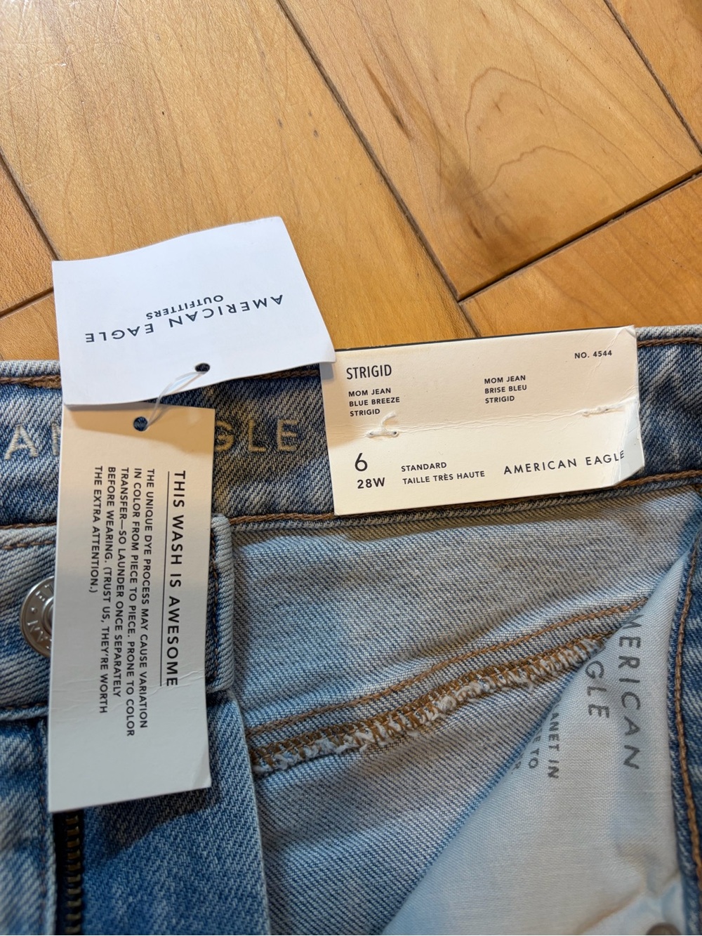 NWT American Eagle Mom Jeans Strigid in Blue Breeze size six (6) - Picture 4 of 9